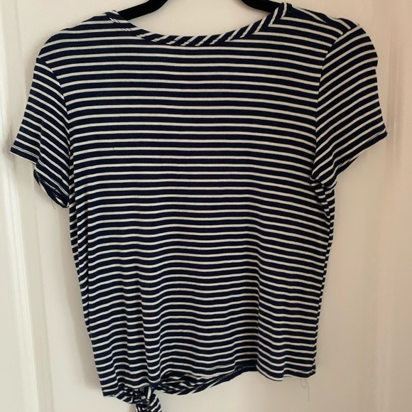 Short sleeve shirt with tie - Picture 2 of 3